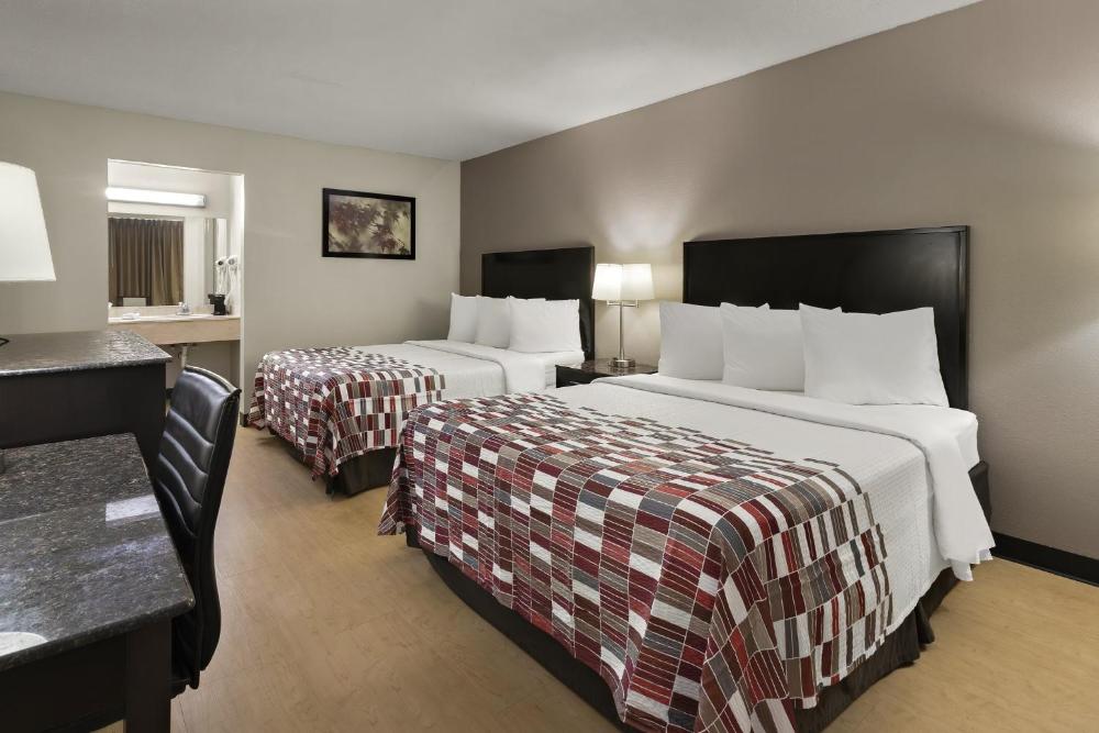 Deluxe Room with Two Queen Beds Non-Smoking interior